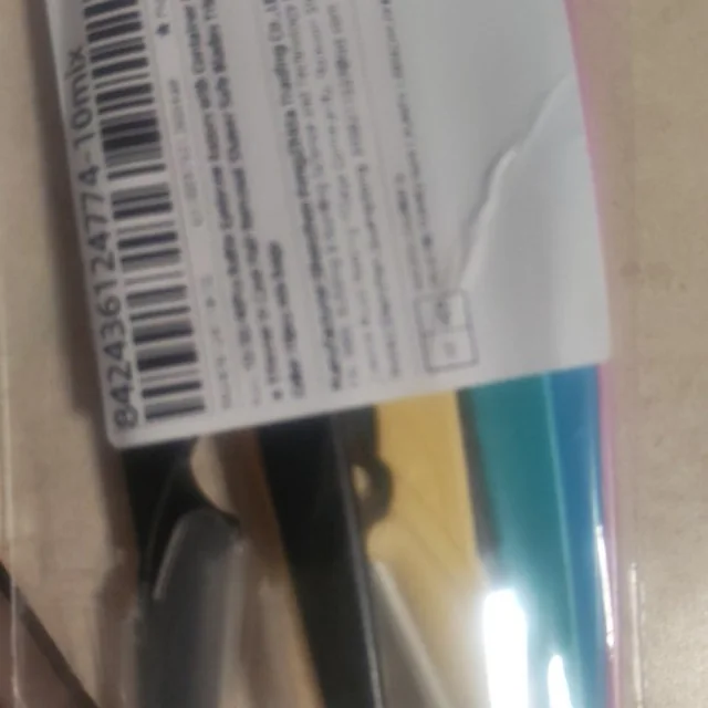 Peachly dermaplane razor photographed by a verified buyer