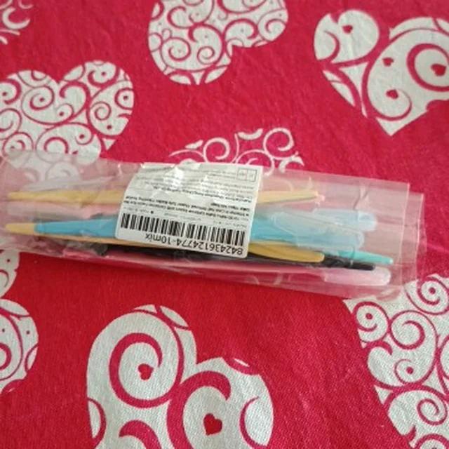 Peachly dermaplane razor photographed by a verified buyer